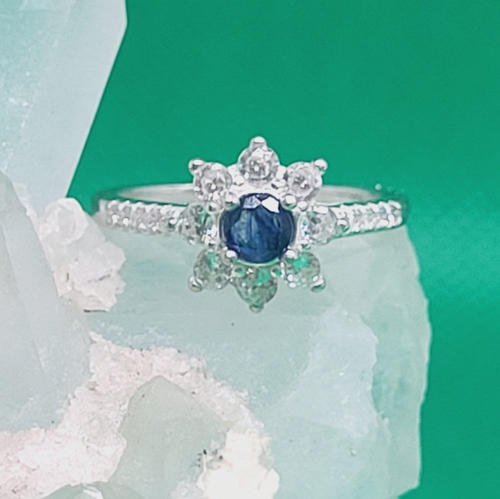 925 Silver ring with authentic sapphire